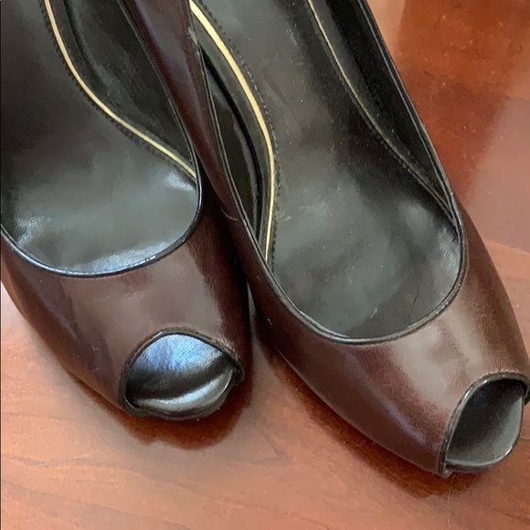 Dark Brown Ralph Lauren peep toe heels. 9m - Picture 4 of 7